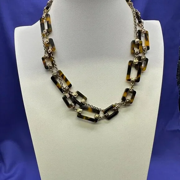 Ralph Lauren Tortoise and Silver Chain Necklace - Picture 9 of 14